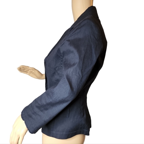 Tahari linen blend blazer - Picture 2 of 16